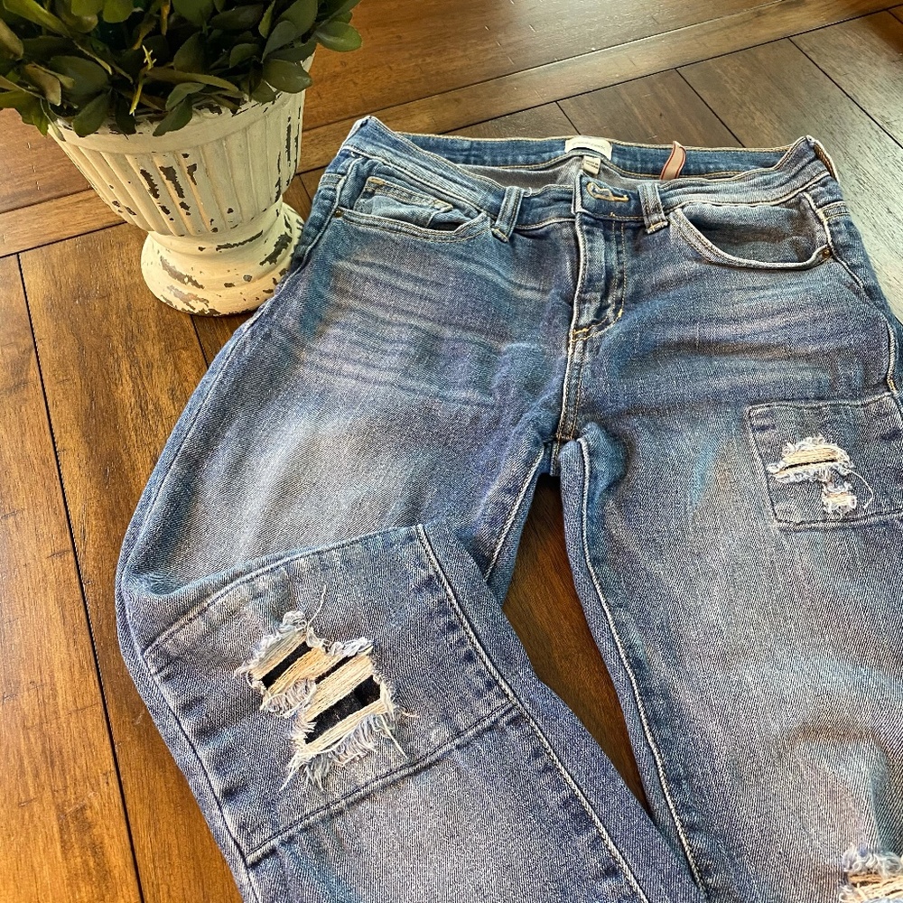 SNEAK PEEK | Mid-rise Distressed Patch Jeans - Picture 1 of 6
